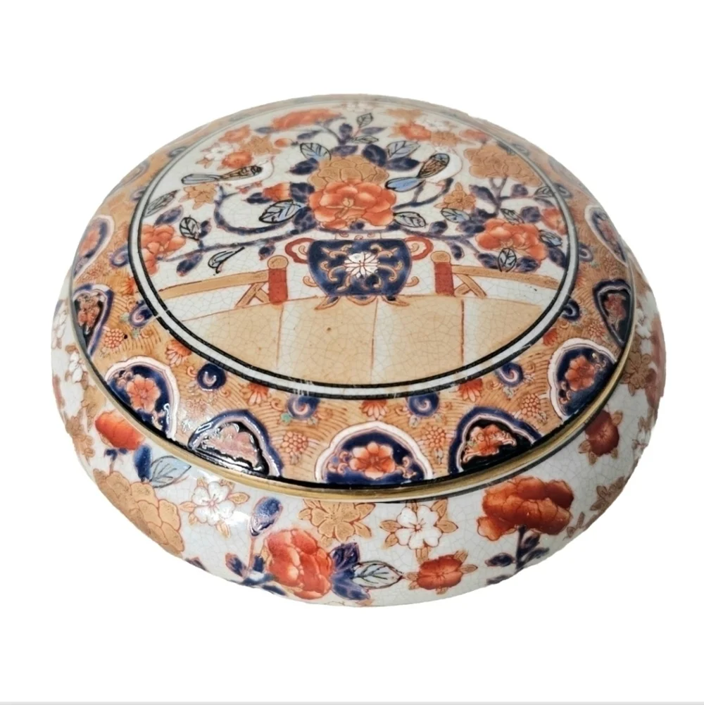 Vintage Collectible Chinese Asian Floral Round Jewelry Porcelain Trinket Box